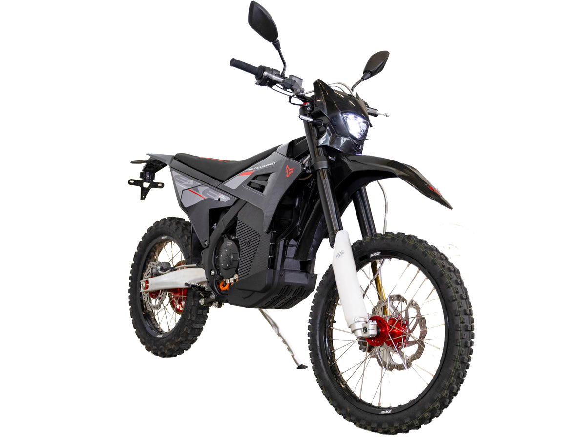 Arctic Leopard E-XE 800, homologovaná, čierna