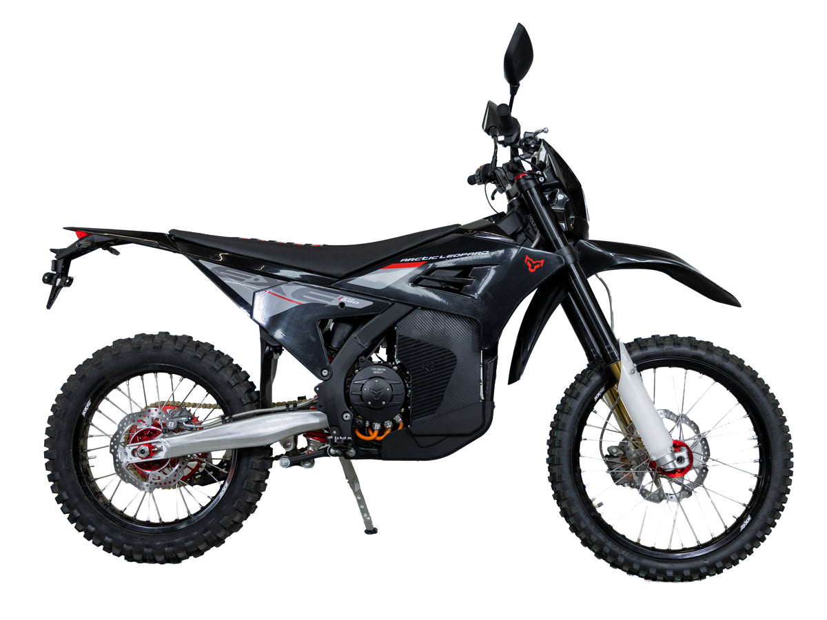 Arctic Leopard E-XE 800, homologovaná, čierna
