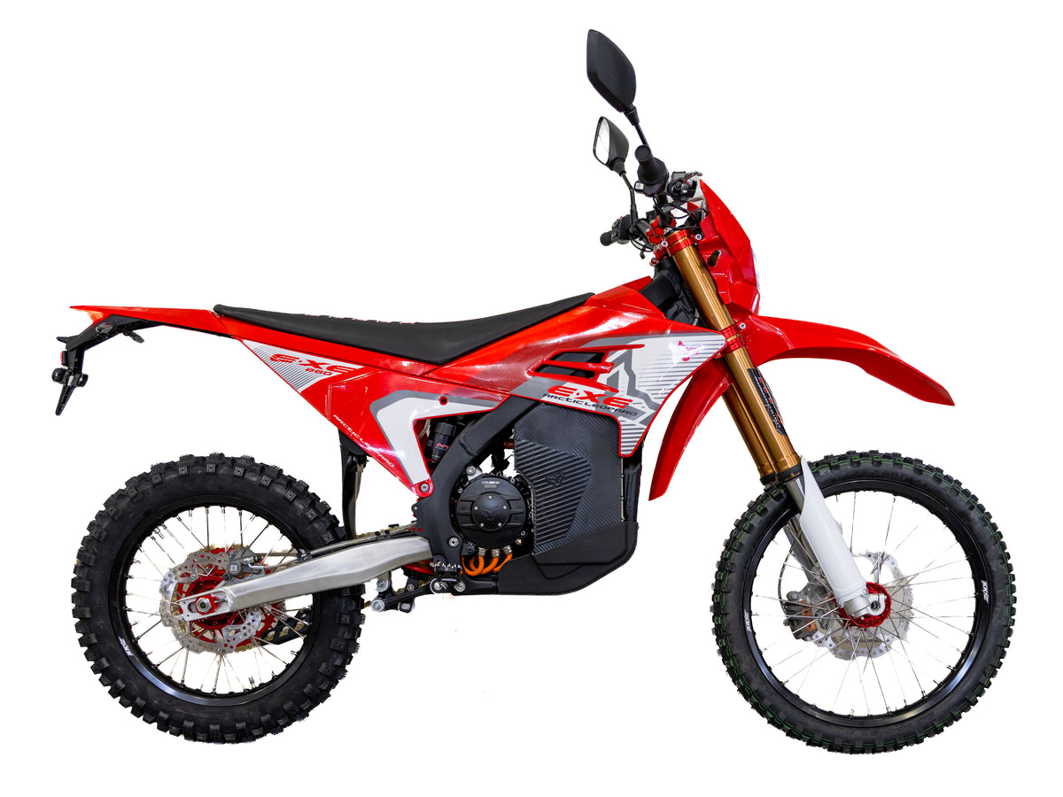 Arctic Leopard E-XE 880, homologovaná verzia, červená
